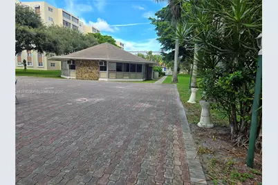 900 NE 12th Ave #608, Hallandale Beach, FL 33009 - Photo 9