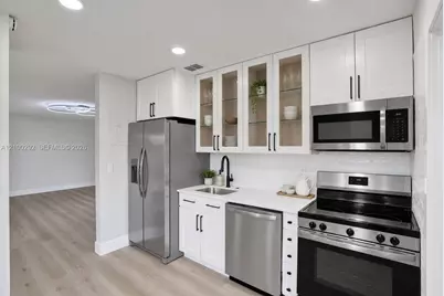 2201 NE 15th Ave #2201, Wilton Manors, FL 33305 - Photo 3