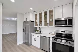 2201 NE 15th Ave, Wilton Manors, FL 33305 - Photo 3