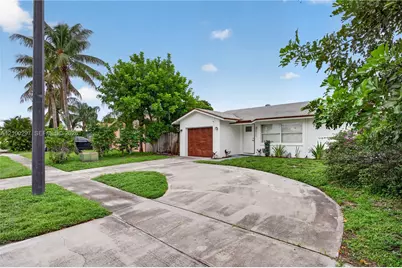 425 NW 18th Ct, Pompano Beach, FL 33060 - Photo 3