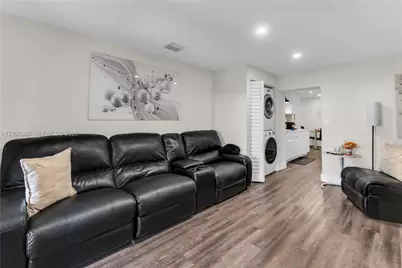 351 W 36th St, Hialeah, FL 33012 - Photo 31