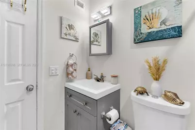 351 W 36th St, Hialeah, FL 33012 - Photo 17