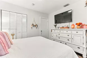 5802 W 3rd Ave, Hialeah, FL 33012 - Photo 21