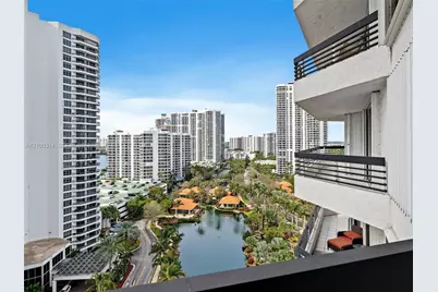 19195 NE 36 Ct Mystic Pointe Dr #1704, Aventura, FL 33180 - Photo 3