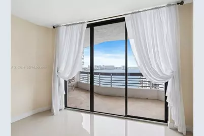 19195 NE 36 Ct Mystic Pointe Dr #1704, Aventura, FL 33180 - Photo 7
