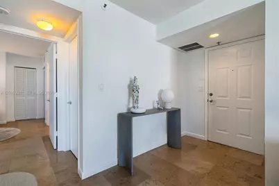 1621 Bay Rd #901, Miami Beach, FL 33139 - Photo 9