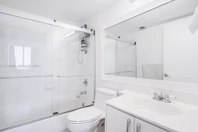 1621 Bay Rd #901, Miami Beach, FL 33139 - Photo 19