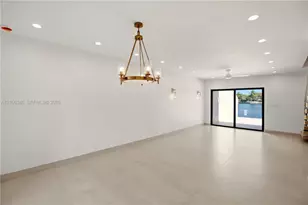 7238 Jacaranda Ln, Miami Lakes, FL 33014 - Photo 23