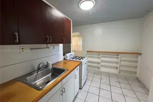 215 Columbus Pkwy, Hollywood, FL 33021 - Photo 9