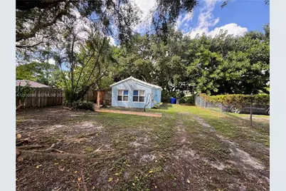 215 Columbus Pkwy, Hollywood, FL 33021 - Photo 1