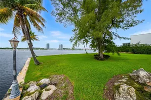3224 NE 167th St, North Miami Beach, FL 33160 - Photo 33