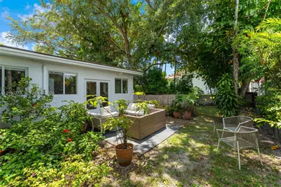 8 Pinta Rd, Miami, FL 33133 - Photo 19