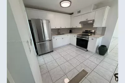 1400 Lincoln Rd #301, Miami Beach, FL 33139 - Photo 5
