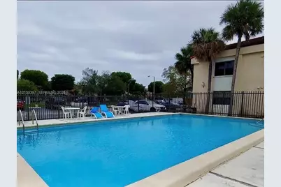 690 W Park Dr #107-2, Miami, FL 33172 - Photo 3
