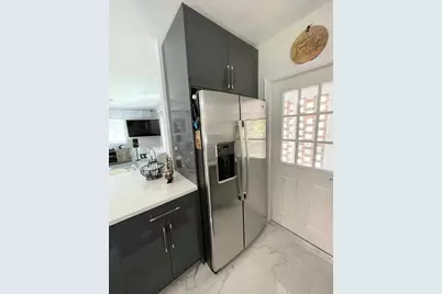 9065 Thunderbird Dr, Coral Springs, FL 33065 - Photo 11