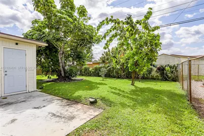 4420 NW 25th Pl, Lauderhill, FL 33313 - Photo 11