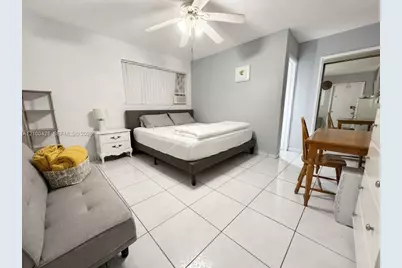 6641 SW 5th St, Pembroke Pines, FL 33023 - Photo 9