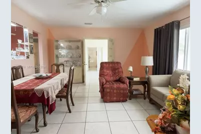 6641 SW 5th St, Pembroke Pines, FL 33023 - Photo 5