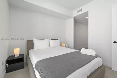 121 NE 5th St #1813, Miami, FL 33132 - Photo 13