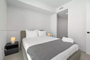 121 NE 5th St, Miami, FL 33132 - Photo 13