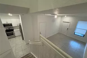 267 SW 159th Pl, Pembroke Pines, FL 33027 - Photo 9