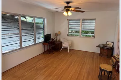 7915 Byron Ave #4, Miami Beach, FL 33141 - Photo 5