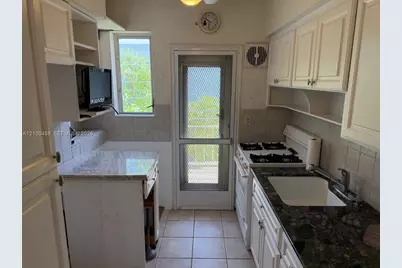 7915 Byron Ave #4, Miami Beach, FL 33141 - Photo 7