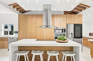 596 W 50th St, Miami Beach, FL 33140 - Photo 25