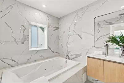 596 W 50th St, Miami Beach, FL 33140 - Photo 43