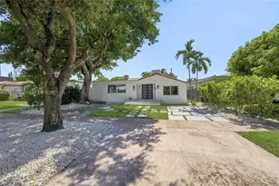 596 W 50th St, Miami Beach, FL 33140 - Photo 3