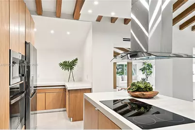 596 W 50th St, Miami Beach, FL 33140 - Photo 27