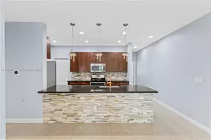 946 SW 147th Ave, Pembroke Pines, FL 33027 - Photo 9