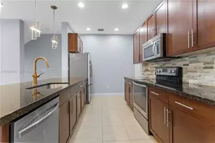 946 SW 147th Ave, Pembroke Pines, FL 33027 - Photo 7