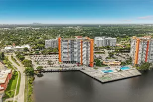 1351 NE Miami Gardens Dr, Miami, FL 33179 - Photo 41