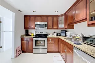 1351 NE Miami Gardens Dr, Miami, FL 33179 - Photo 3