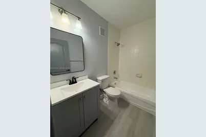 17800 NW 73rd Ave #205-21, Hialeah, FL 33015 - Photo 5