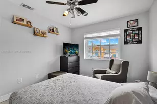 7677 NW 180th Terrace, Hialeah, FL 33015 - Photo 29