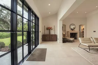 1042 NE 95th St, Miami Shores, FL 33138 - Photo 9