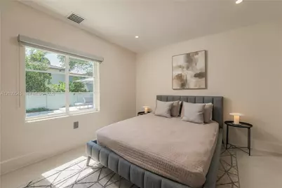 1042 NE 95th St, Miami Shores, FL 33138 - Photo 41