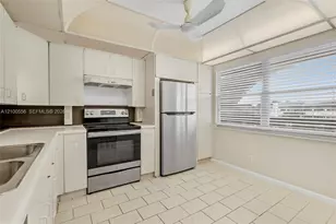 4401 Martinique Ct, Coconut Creek, FL 33066 - Photo 9