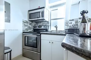 918 Ocean Dr, Miami Beach, FL 33139 - Photo 3