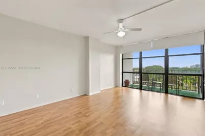 1000 Parkview Dr #627, Hallandale Beach, FL 33009 - Photo 11