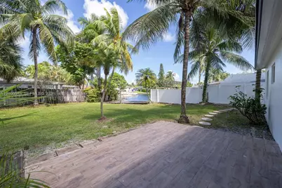 2733 Harding St, Hollywood, FL 33020 - Photo 17