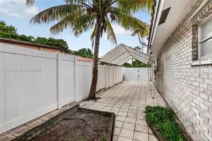 5921 SW 15th St, Plantation, FL 33317 - Photo 9