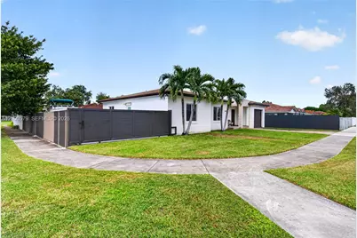 17990 SW 113th Ct, Miami, FL 33157 - Photo 3
