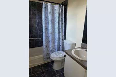 645 E Mowry Ct, Homestead, FL 33030 - Photo 9