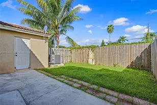 645 E Mowry Ct, Homestead, FL 33030 - Photo 23