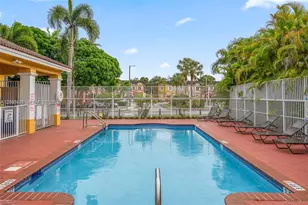 645 E Mowry Ct, Homestead, FL 33030 - Photo 27