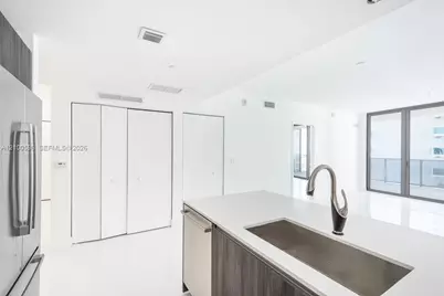 488 NE 18th St #1907, Miami, FL 33132 - Photo 9