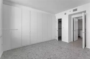 325 S Biscayne Blvd, Miami, FL 33131 - Photo 13